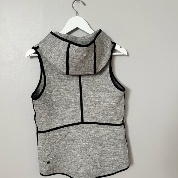 Lululemon Reversible Vest Size 6 - Picture 2 of 7